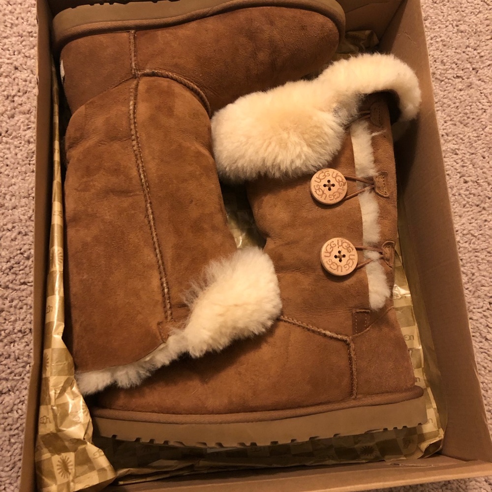 Uggs Bailey Button Triplet